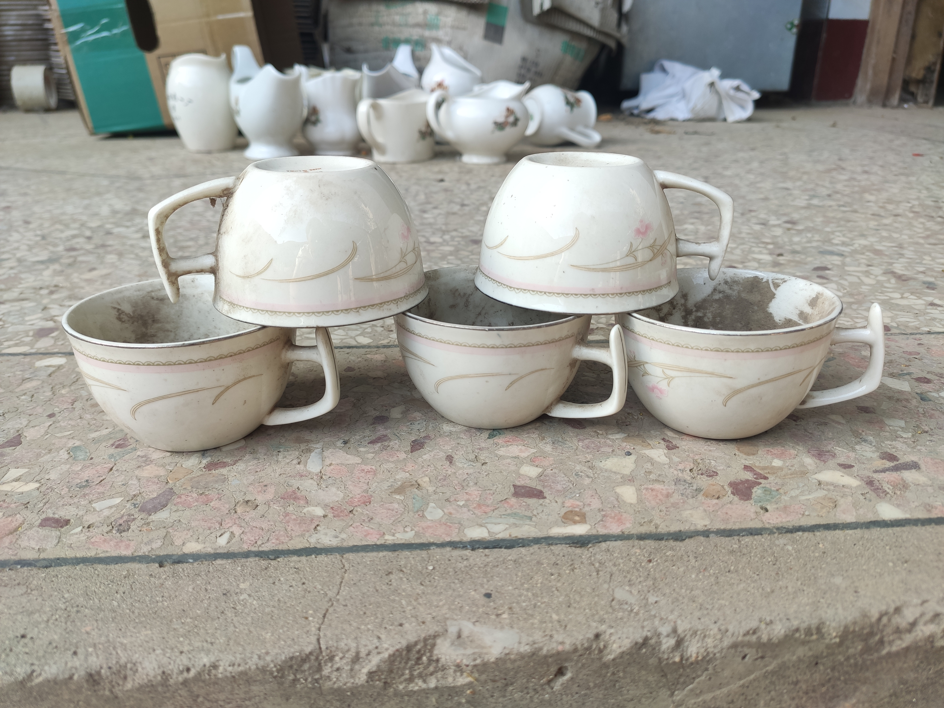 微瑕邯郸库存火炬底标茶杯五个