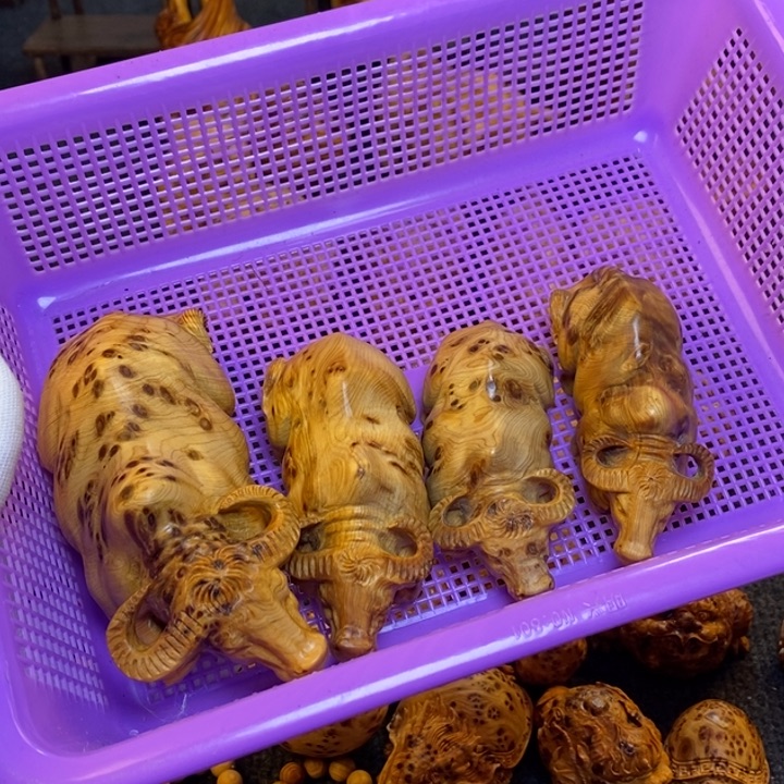 柏木星*牛气冲天手把件