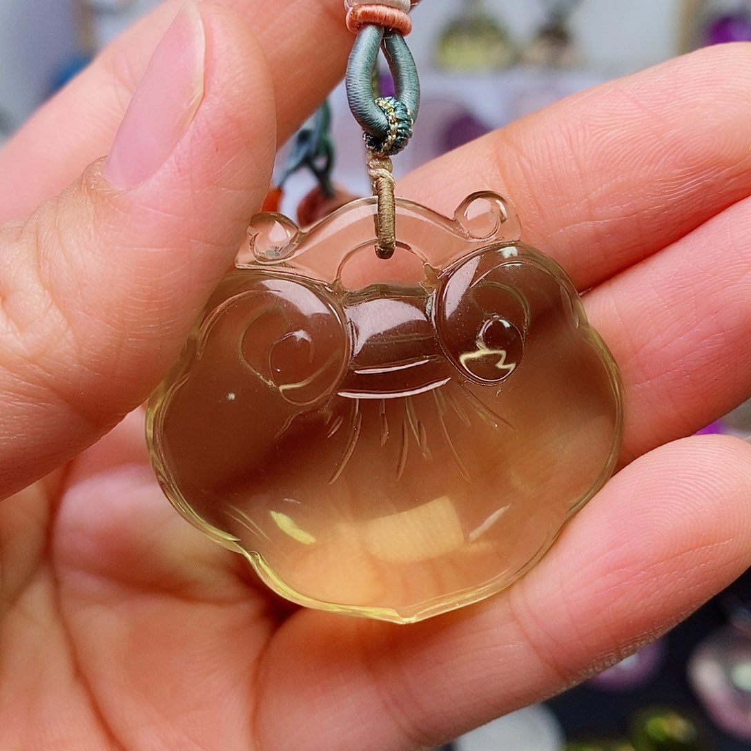 水晶吊坠(赠链)未镶嵌