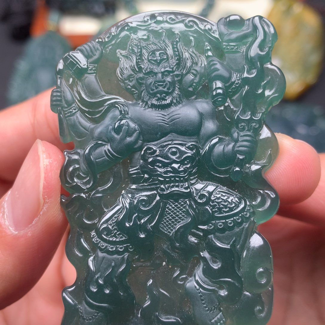 翡翠未镶嵌颈饰特价！