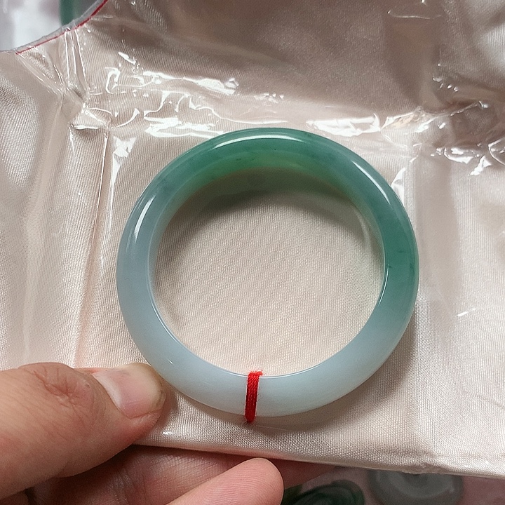 翡翠未镶嵌手镯缅甸翡翠手镯圈口51