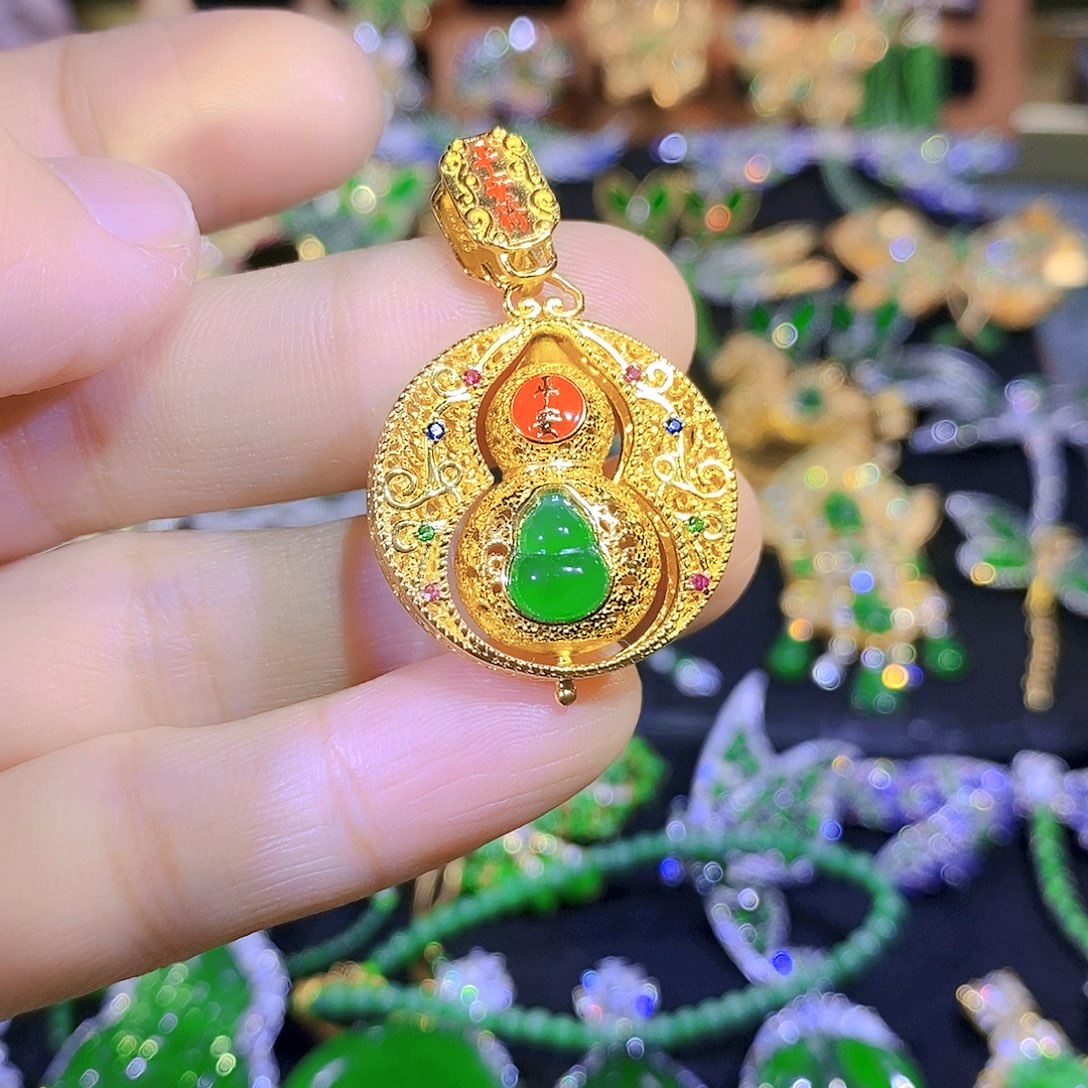 颈饰银S925镶嵌翡翠