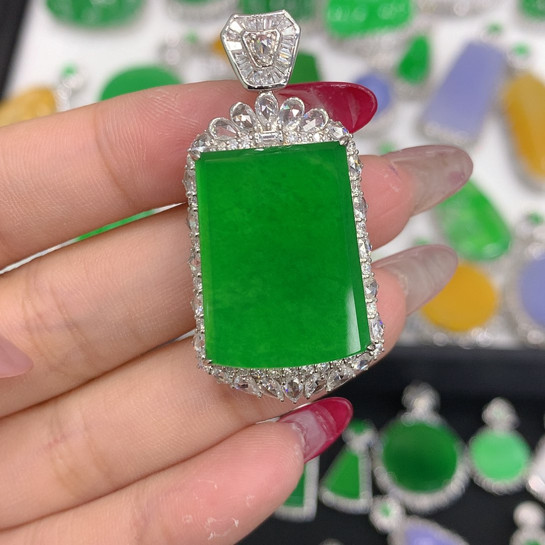 翡翠颈饰18K金镶嵌大*111111111111