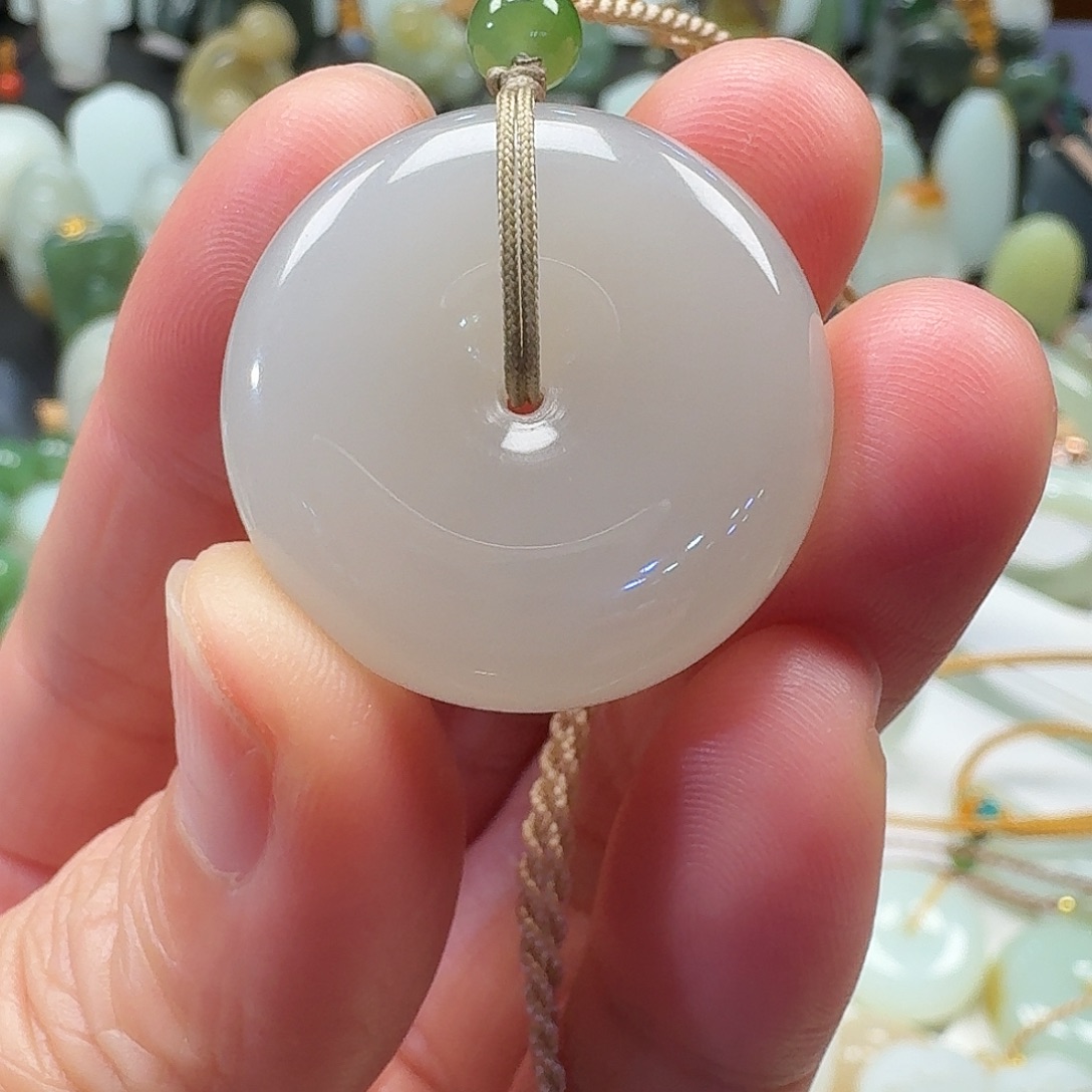 狼***和田玉未镶嵌颈饰