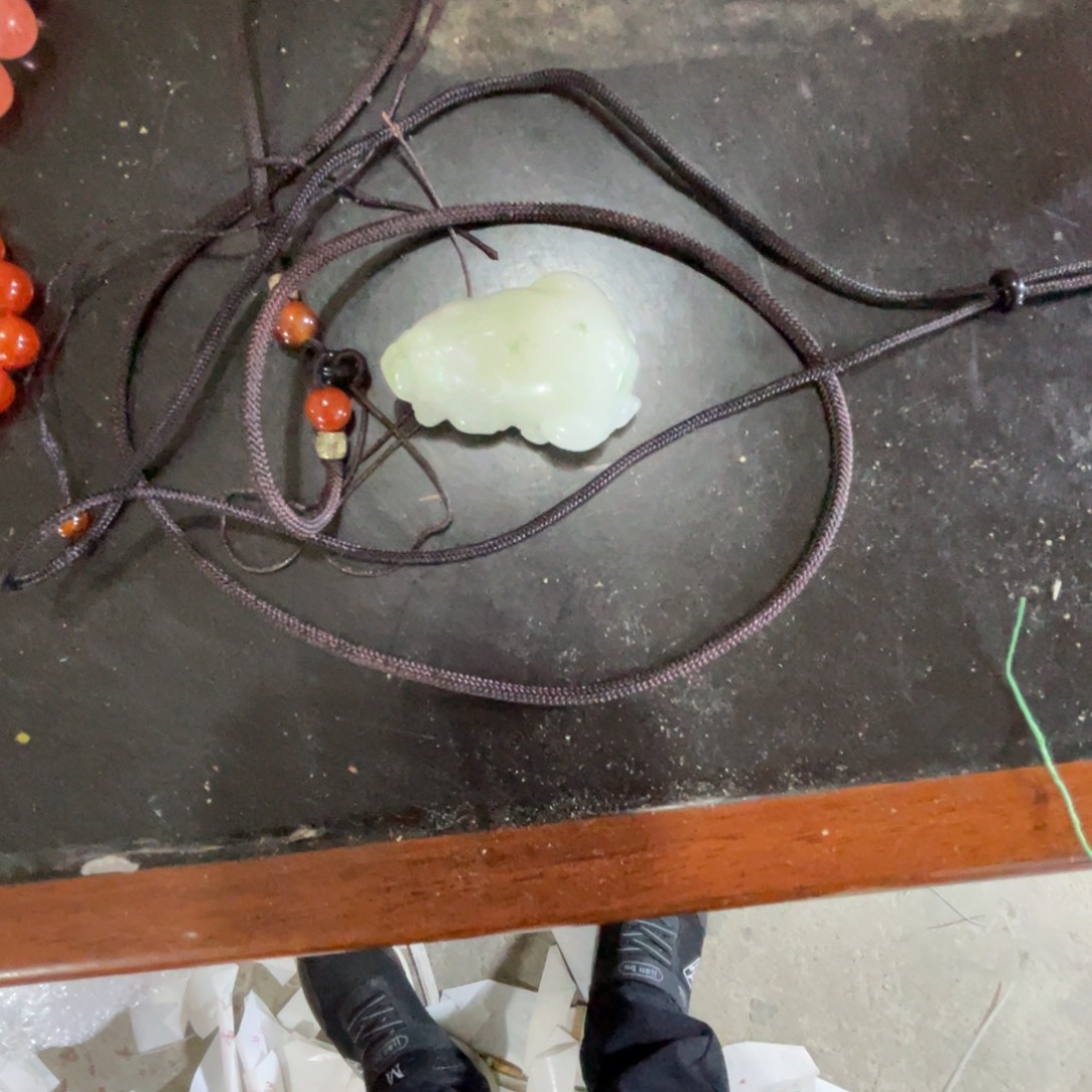 鸿***好石英质玉未镶嵌颈饰