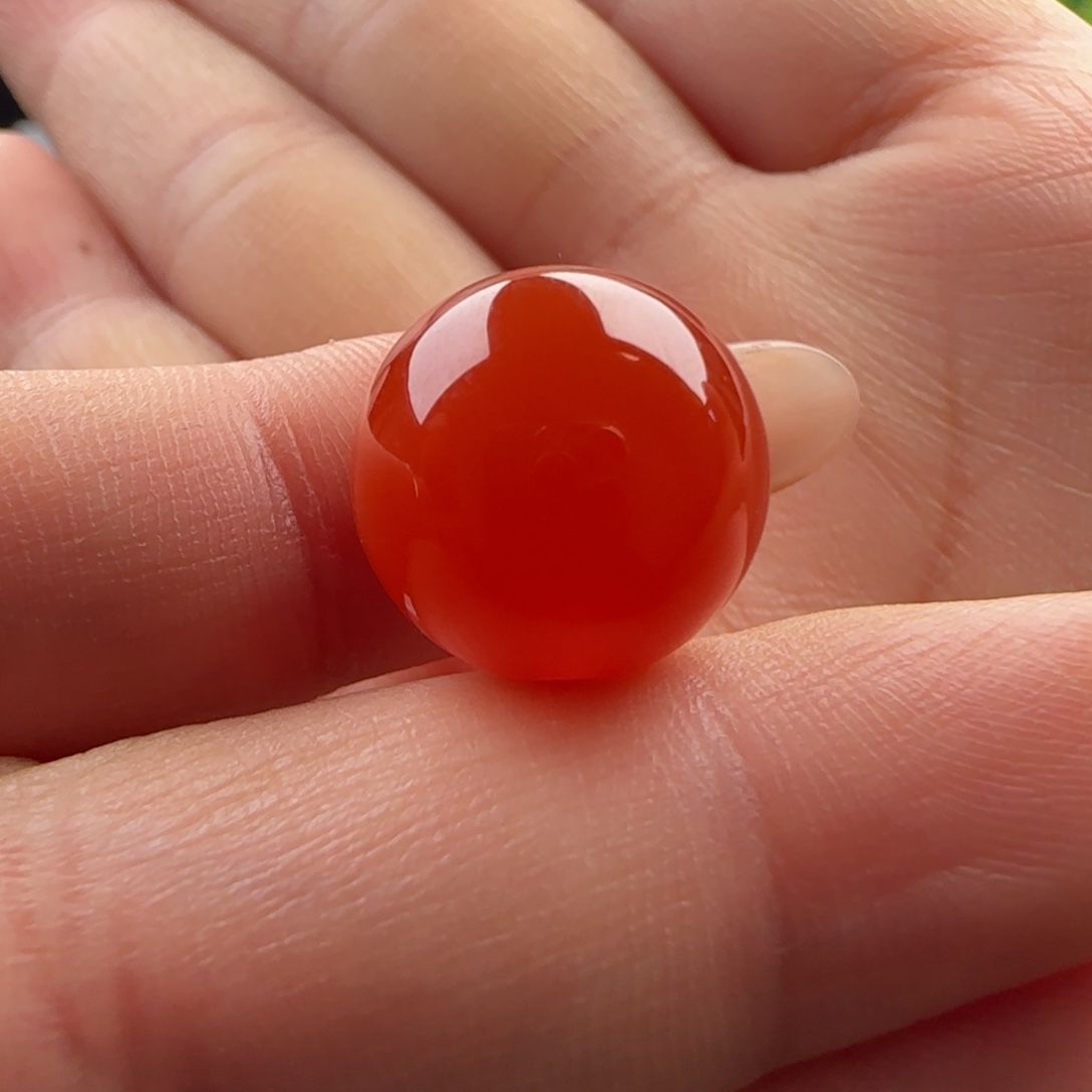 南红玛瑙未镶嵌圆珠14.1，孔皮裂，柿子红