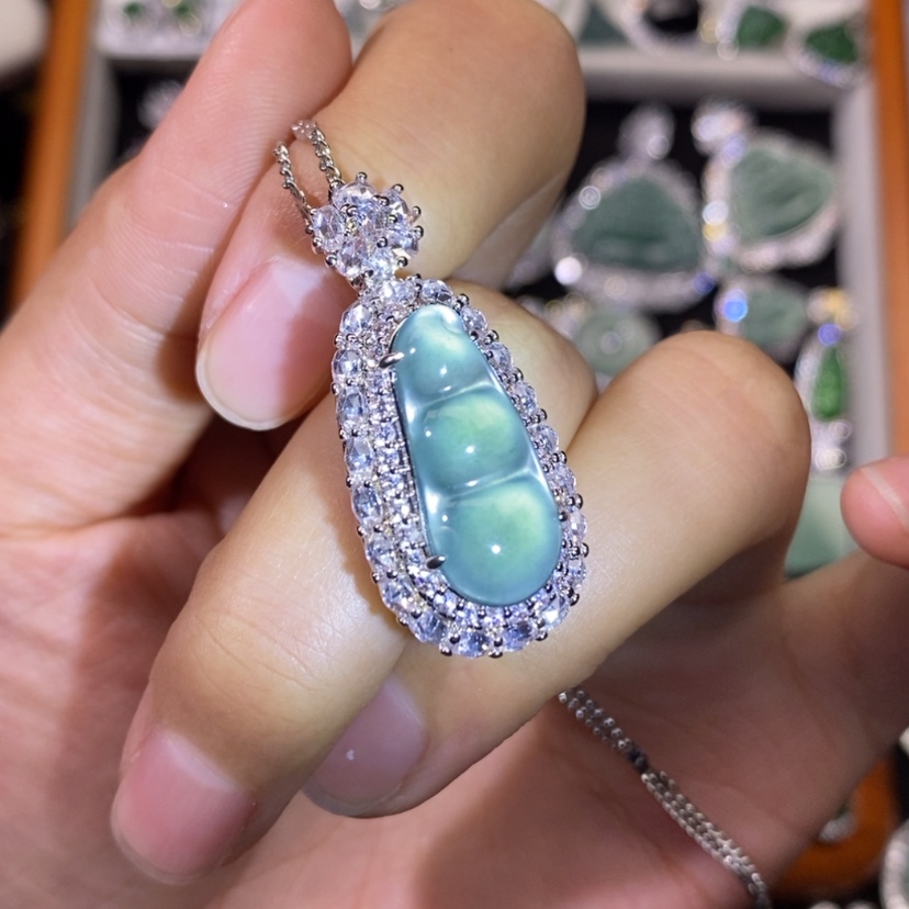 【闪购商品】翡翠颈饰未镶嵌天然