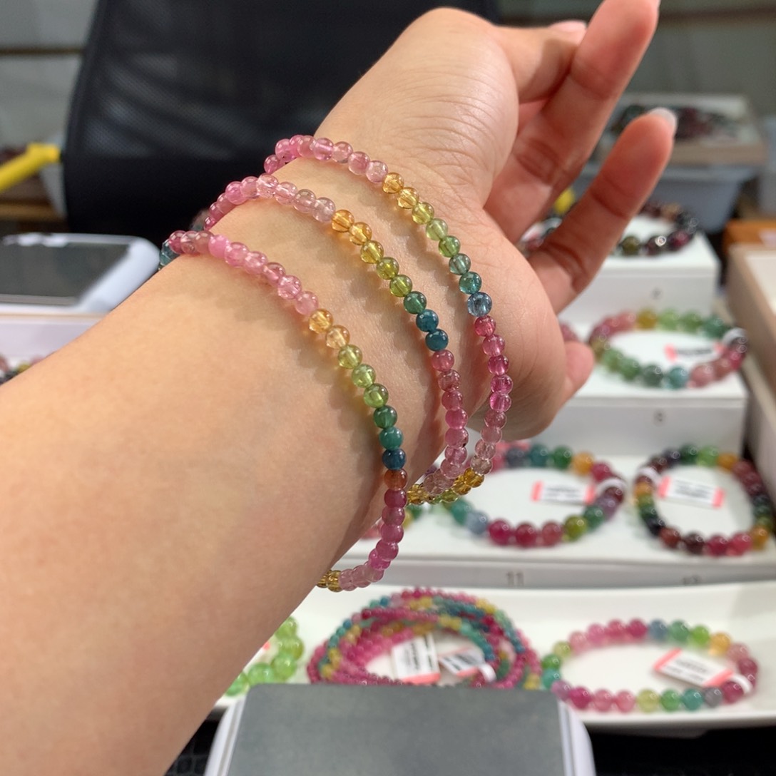 碧玺手链未镶嵌    3.8mm。      