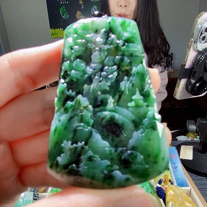 颈饰未镶嵌翡翠翡翠