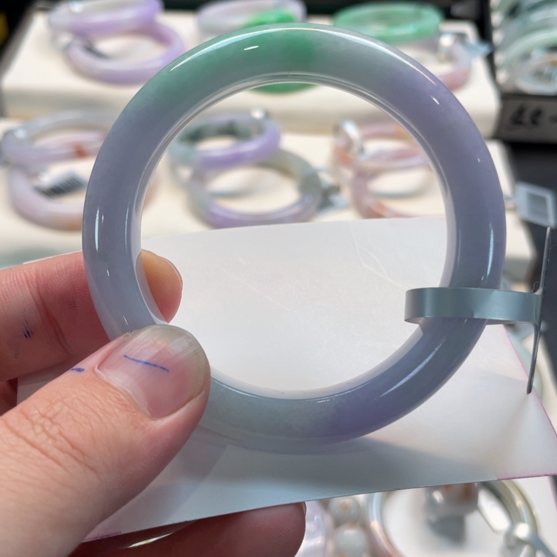 翡翠未镶嵌手镯141号 55正圈 有纹