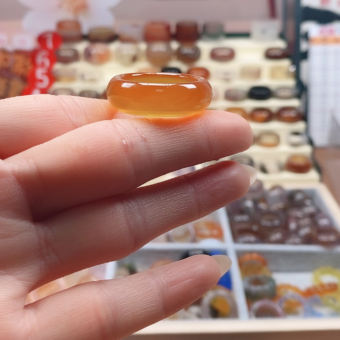 玛瑙/玉髓戒指未镶嵌月***哈