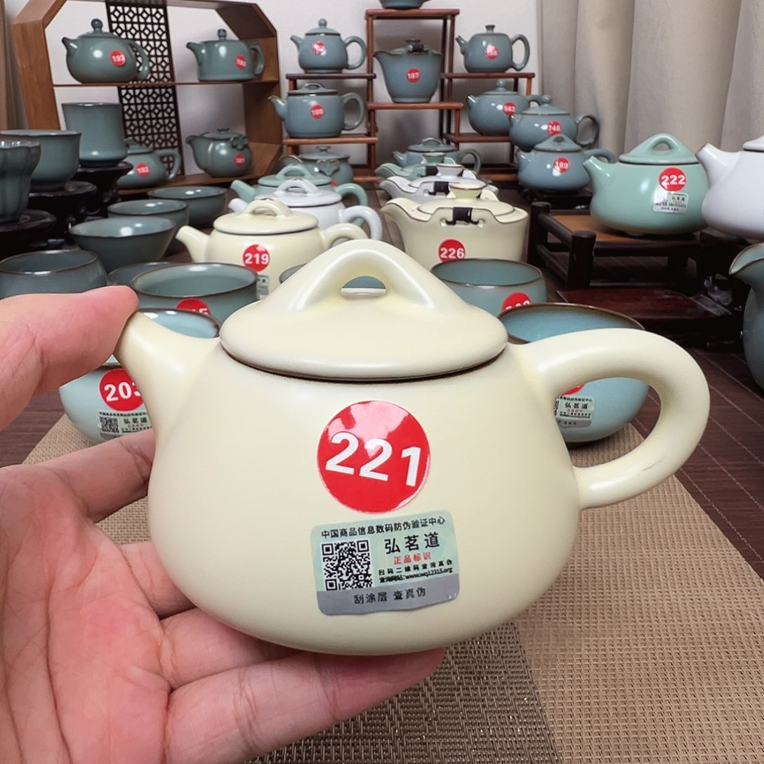 瓷片。。。。。。。。。。。。。