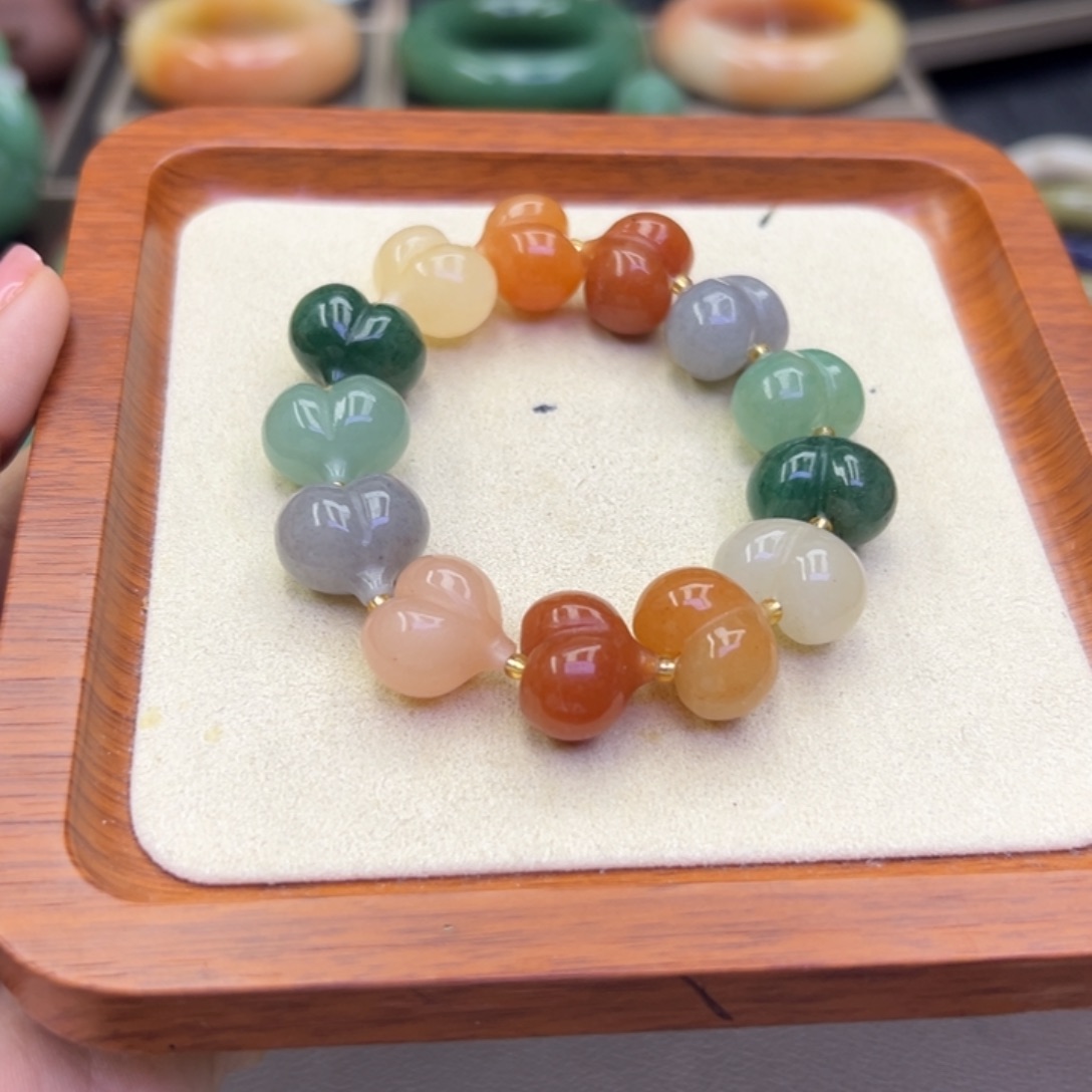 未镶嵌手镯石英岩玉