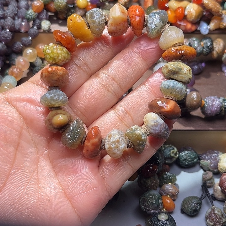 阿拉善彩玛瑙手串