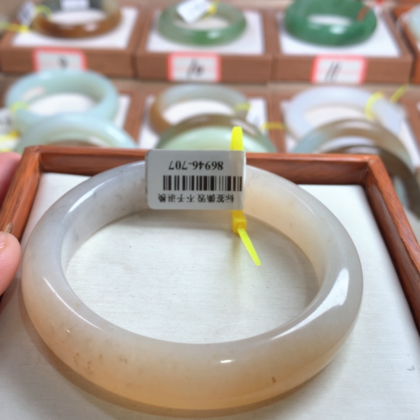 【闪购商品】和田玉手镯未镶嵌56.2