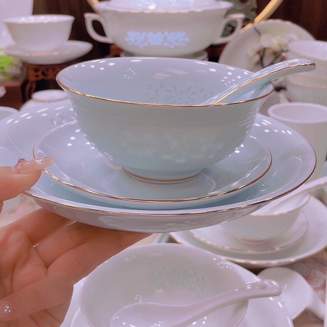 瓷描金青釉缠枝莲单拍