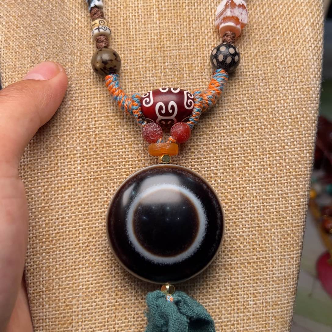 玛瑙/玉髓颈饰未镶嵌