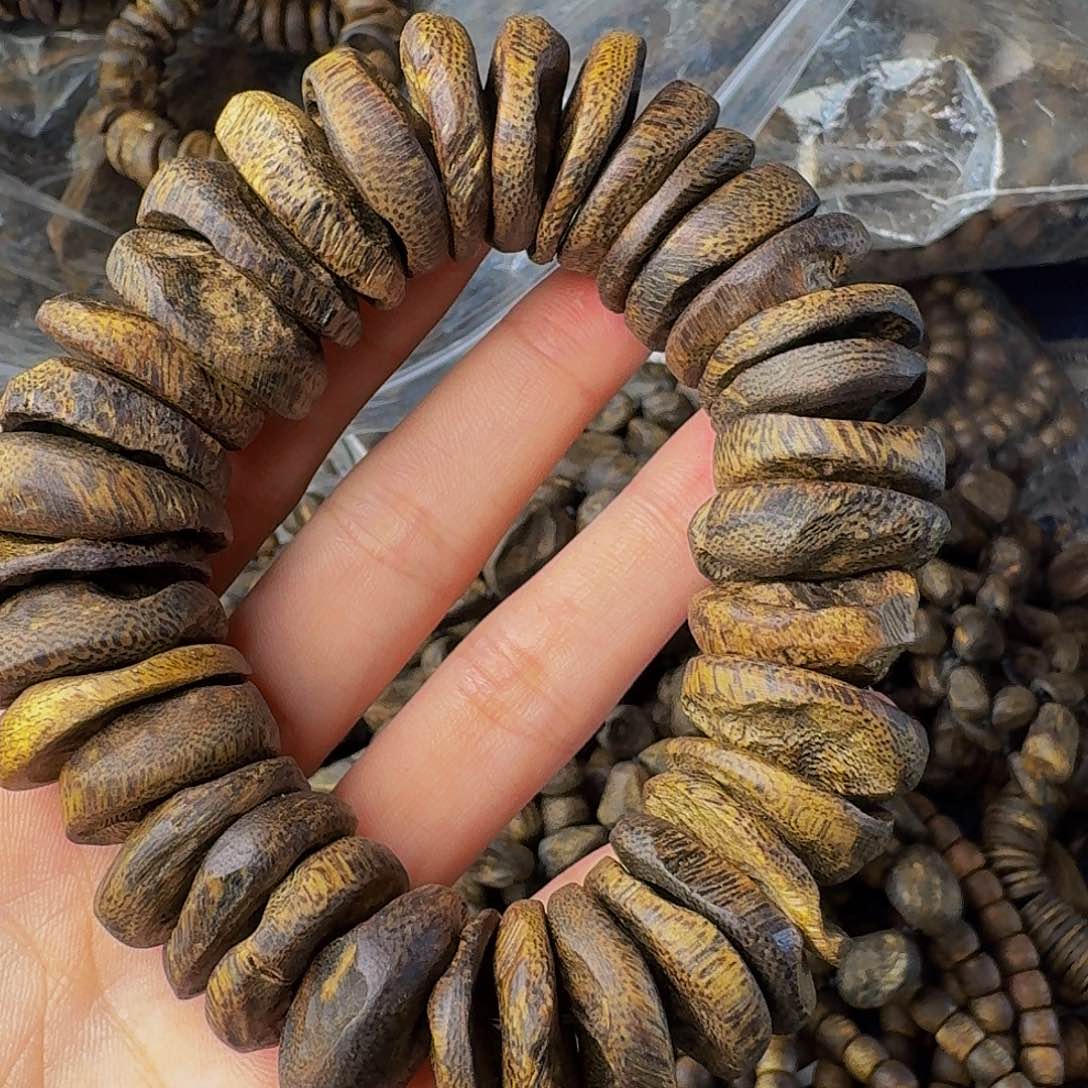 沉香手串牛肉干52克壳子