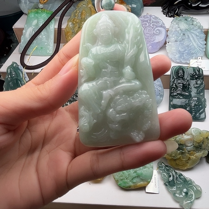 翡翠未镶嵌颈饰挂件