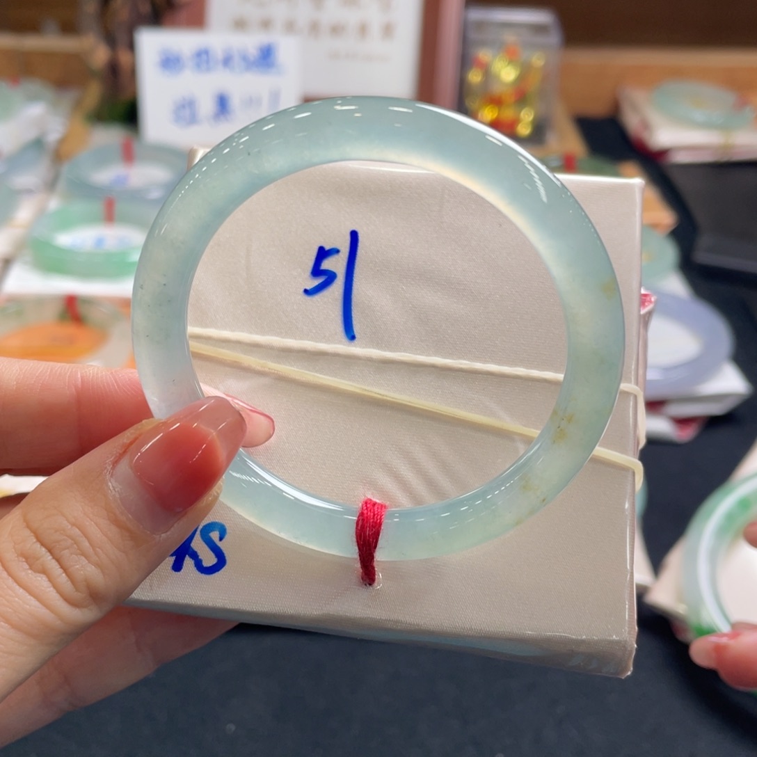 翡翠手镯未镶嵌51圆