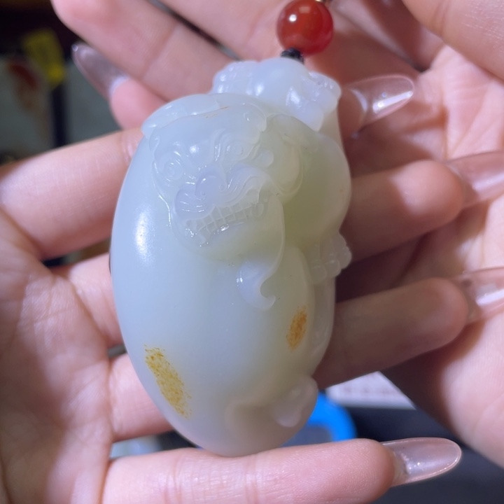 和田玉把件未镶嵌不****。