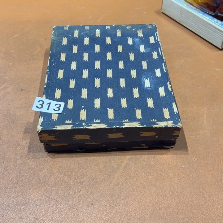 兰***草阿达西日瓷摆件313