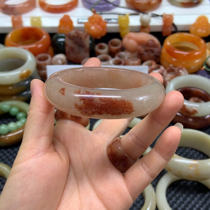 石英质玉未镶嵌手镯