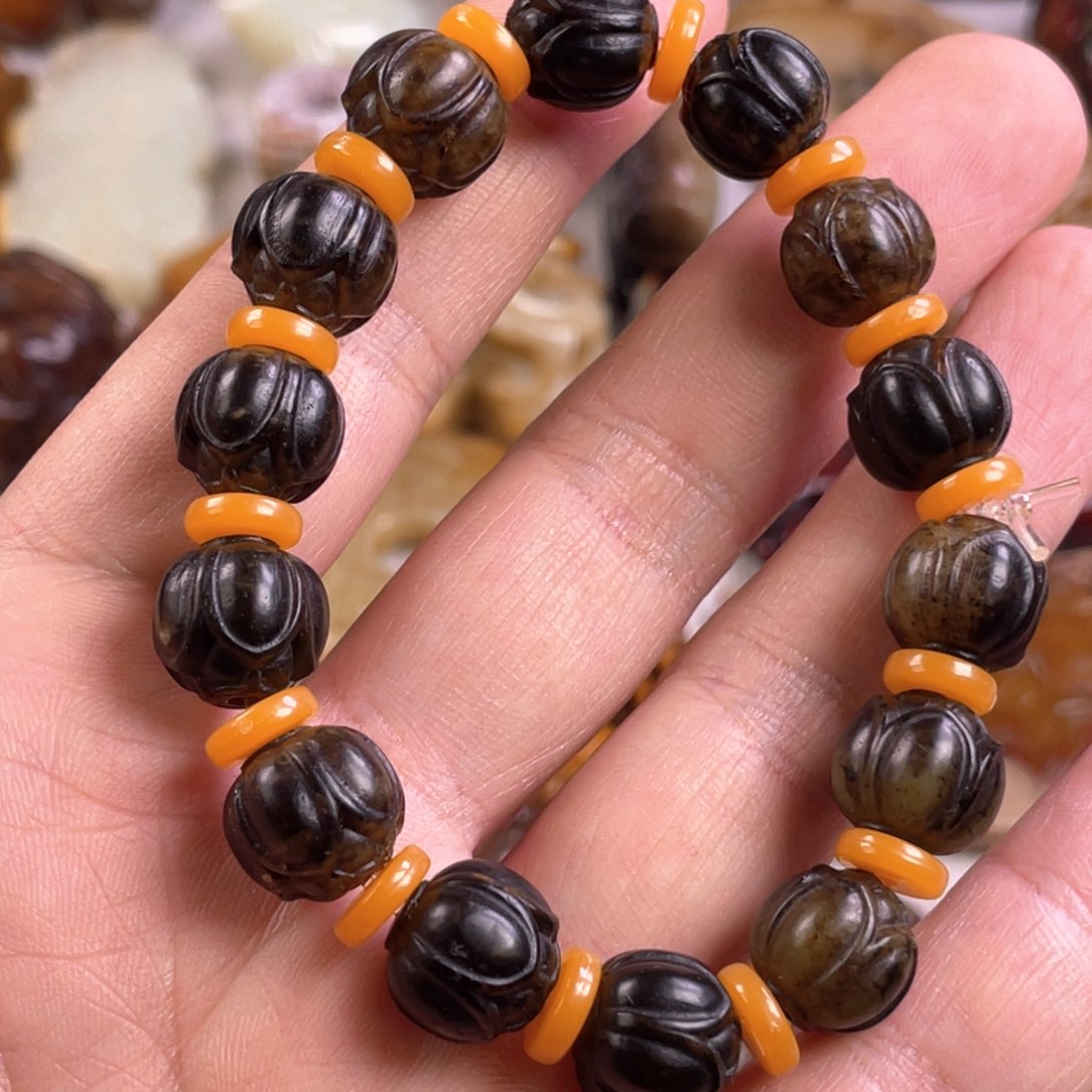 和田玉颈饰未镶嵌邪**郑