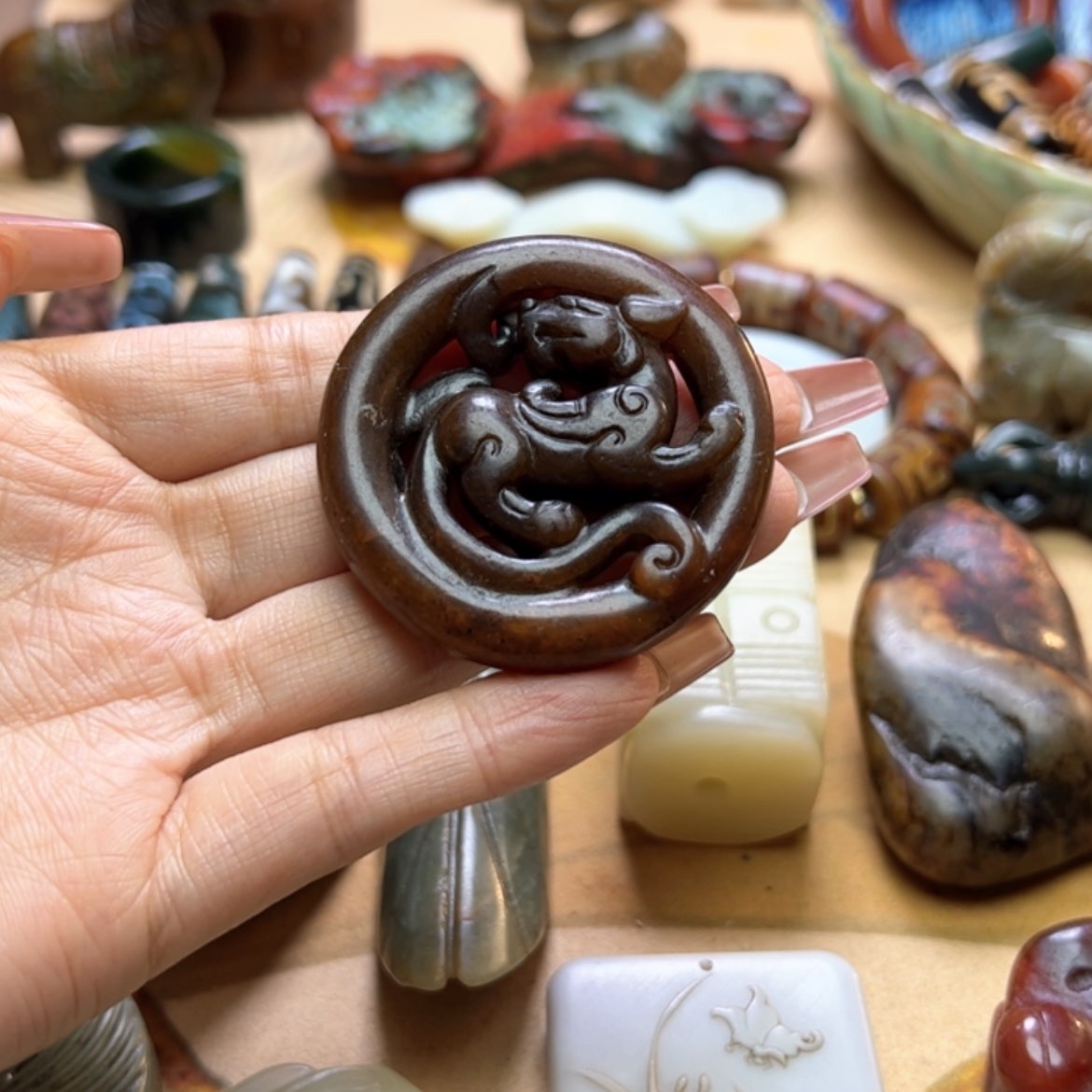 【闪购商品】蛇纹石玉颈饰未镶嵌