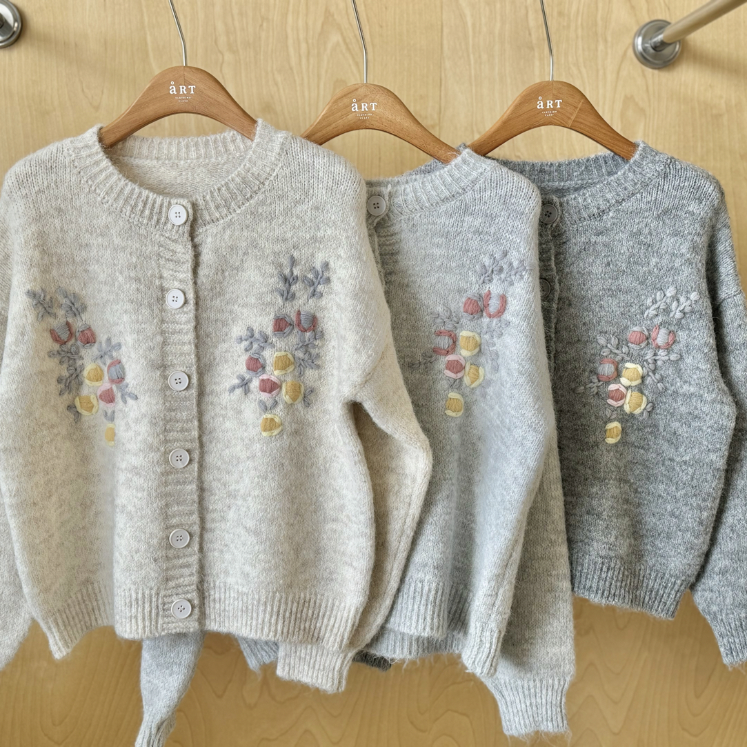 【art家】花朵宽松型刺绣圆领毛针织衫