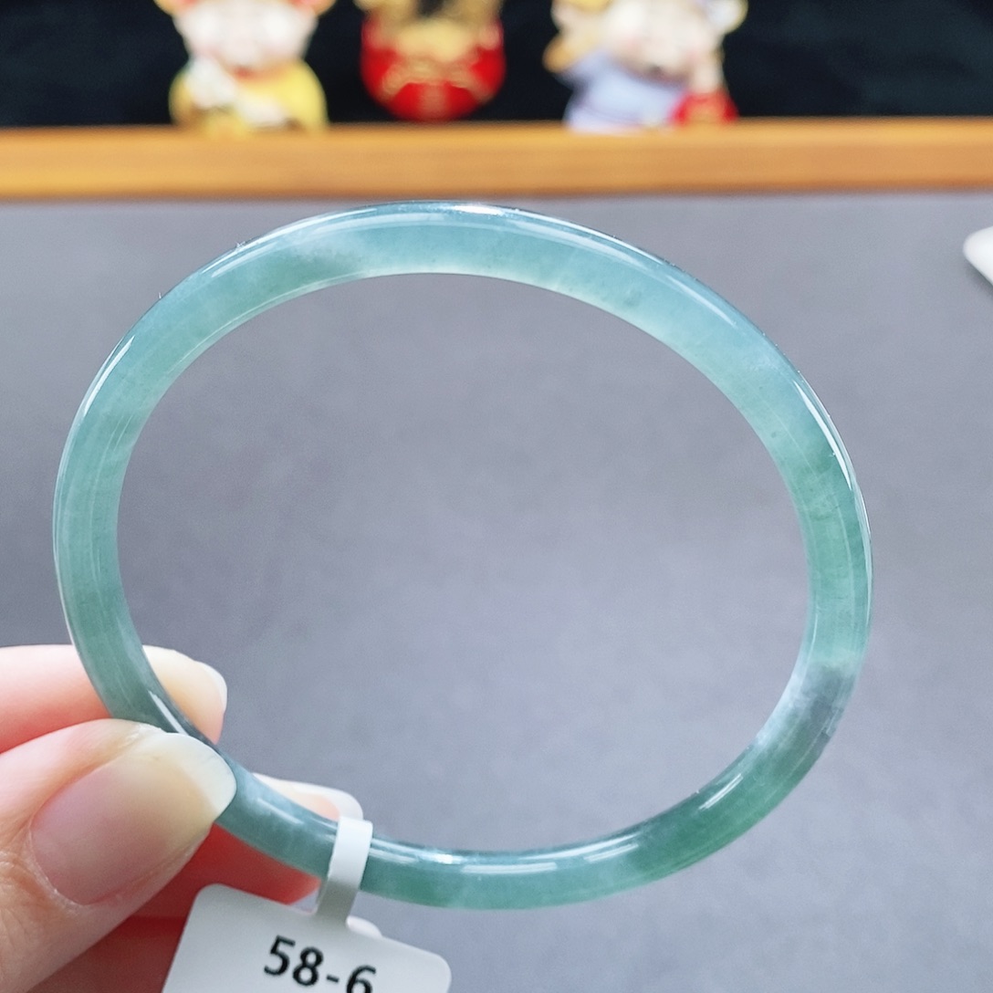 翡翠未镶嵌手镯147