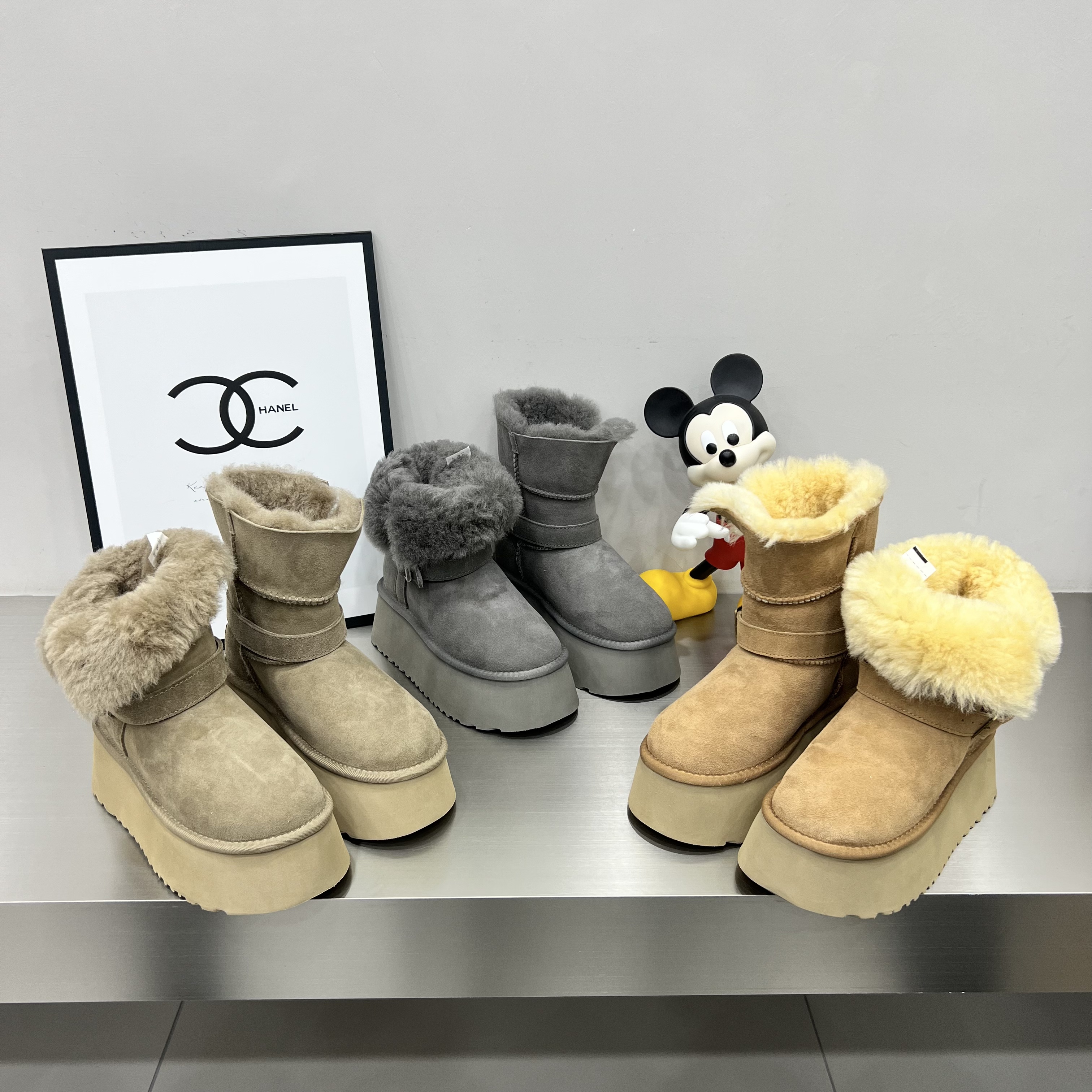 1435-957-9新款百搭休闲时尚雪地靴厚底中筒保暖冬季皮毛一体雪地