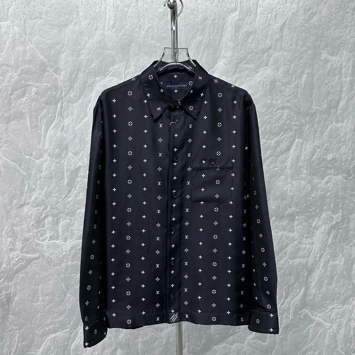 未使用 LouisVuitton/路易威登 FW25满印提花桑蚕丝衬衫L码O00634