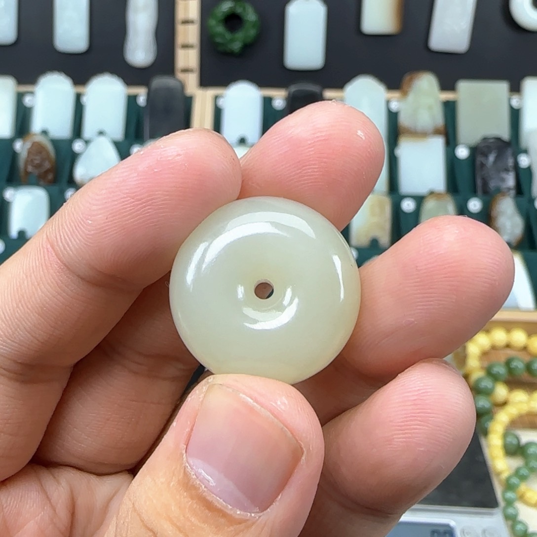 和田玉挂件未镶嵌