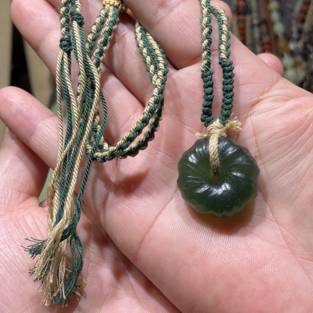 合金蛇纹石玉颈饰