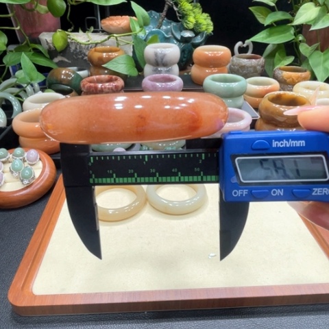 未镶嵌手镯石英质玉