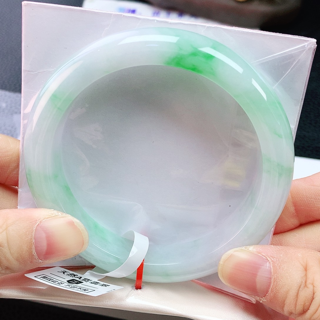 未镶嵌手镯翡翠59飘绿