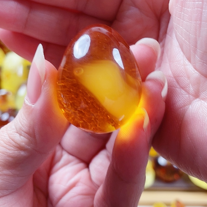 木***小琥珀未镶嵌裸石吊坠