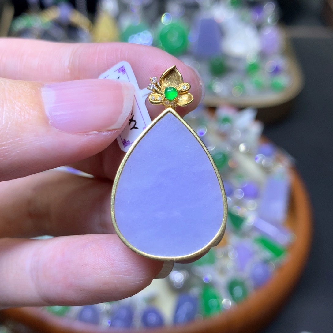 【闪购商品】翡翠颈饰18K金镶嵌翡翠吊坠项链