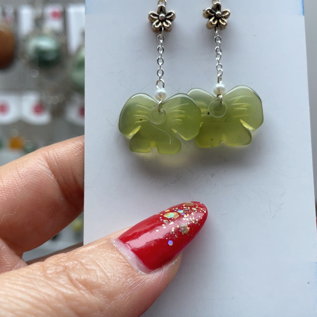 蛇纹石玉耳饰未镶嵌