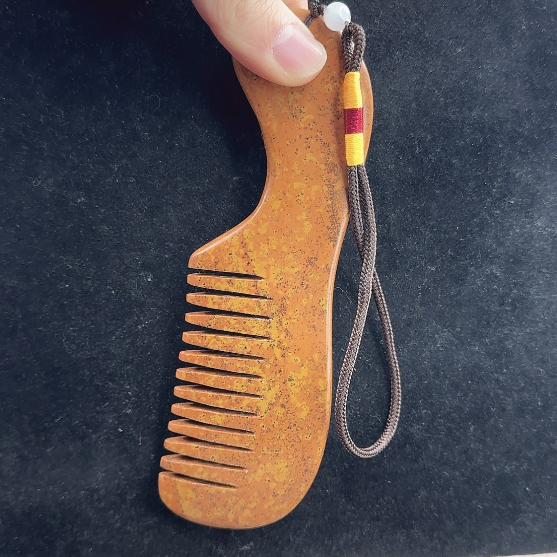 泗水砭石直播间炸福利如意弯把梳（仅此三单）