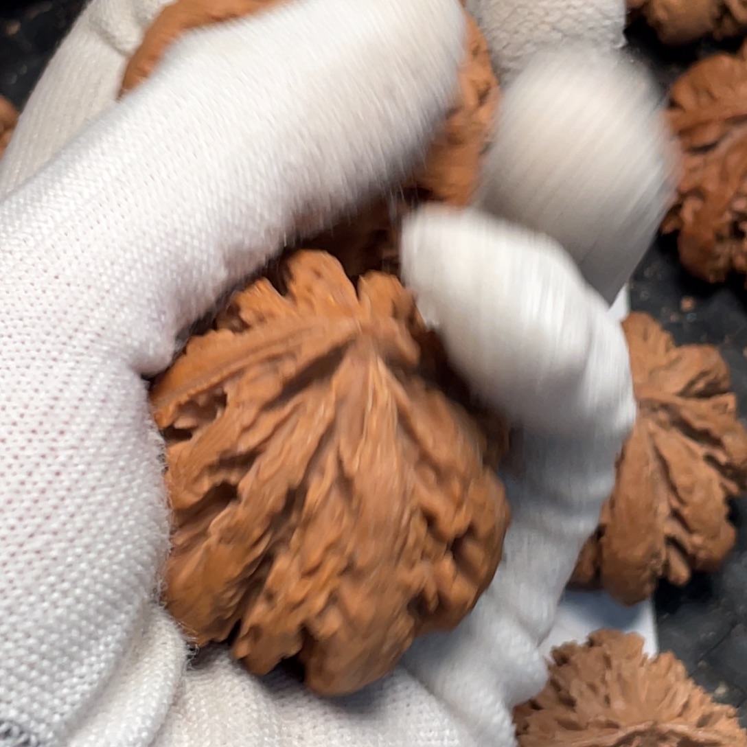 土***玊桃核把件33 秦岭灯笼野生小众