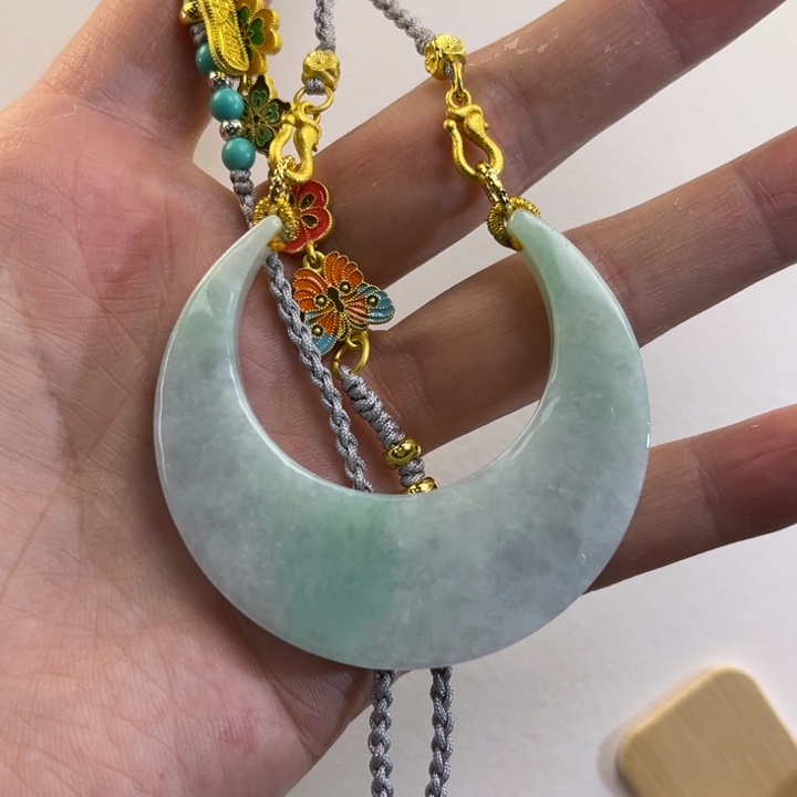 翡翠吊坠(赠链)未镶嵌代编织