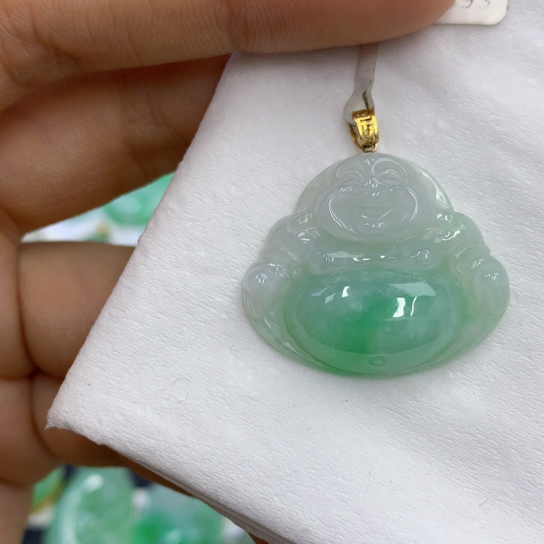 翡翠18K金镶嵌颈饰翡翠