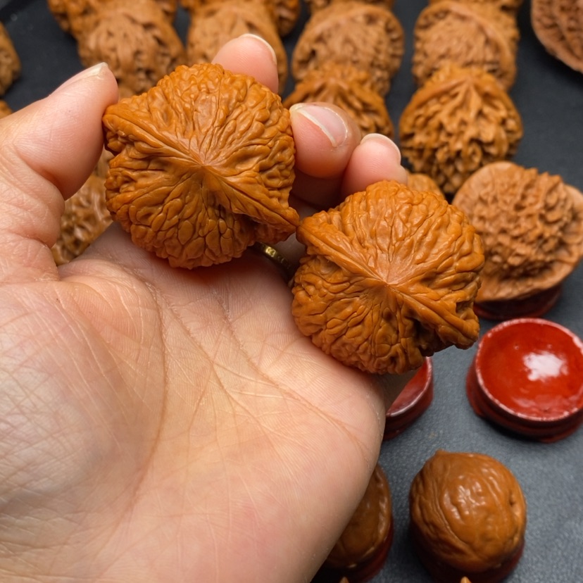 【闪购商品】文玩核桃把件丹核桃