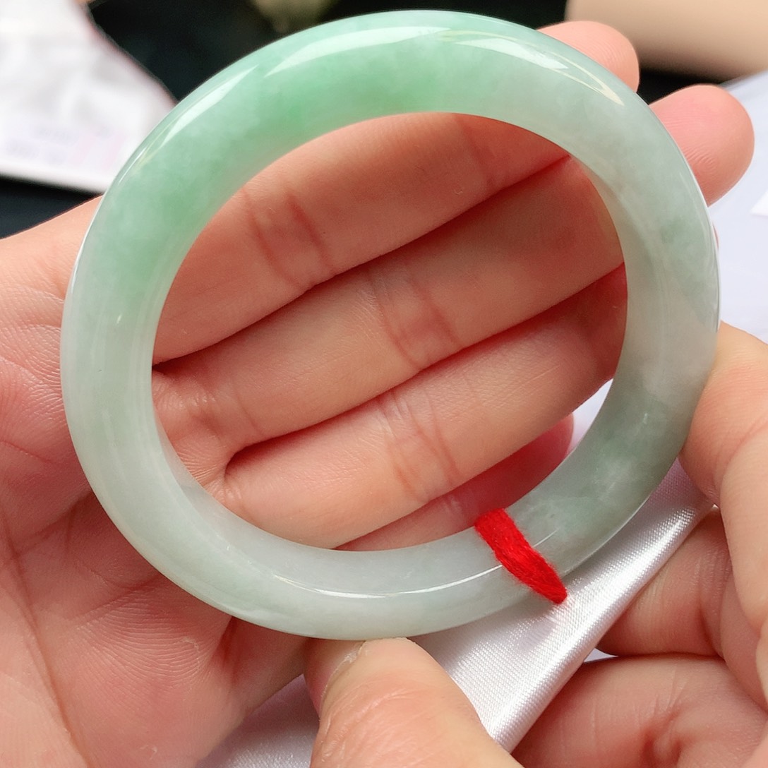 翡翠手镯未镶嵌54圈2516