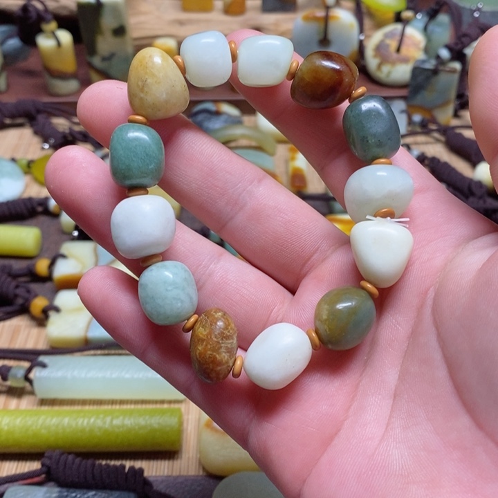 蛇纹石玉挂件未镶嵌