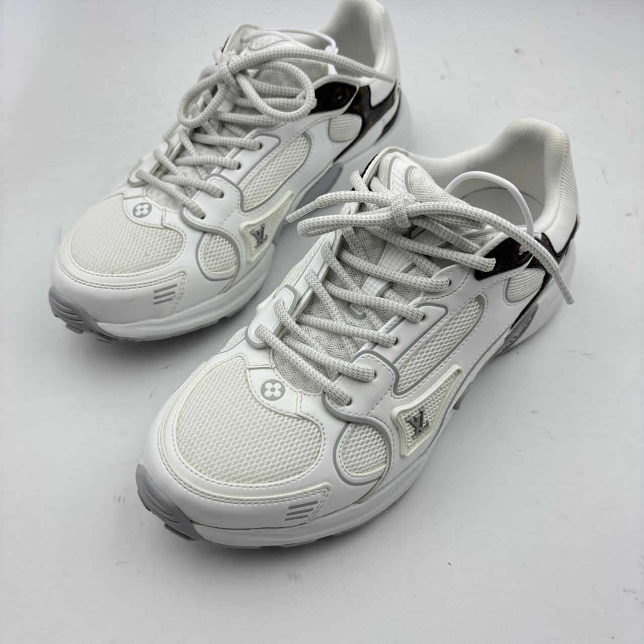 99新 LouisVuitton/路易威登 36.5码/LV25款老花运动鞋/99新