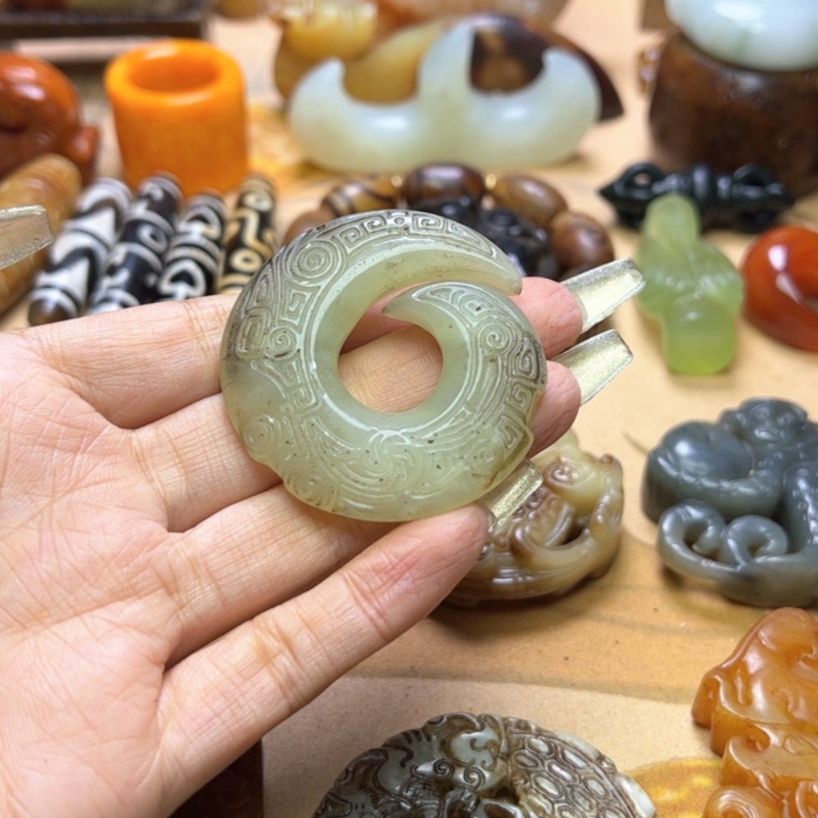 【闪购商品】蛇纹石玉颈饰未镶嵌