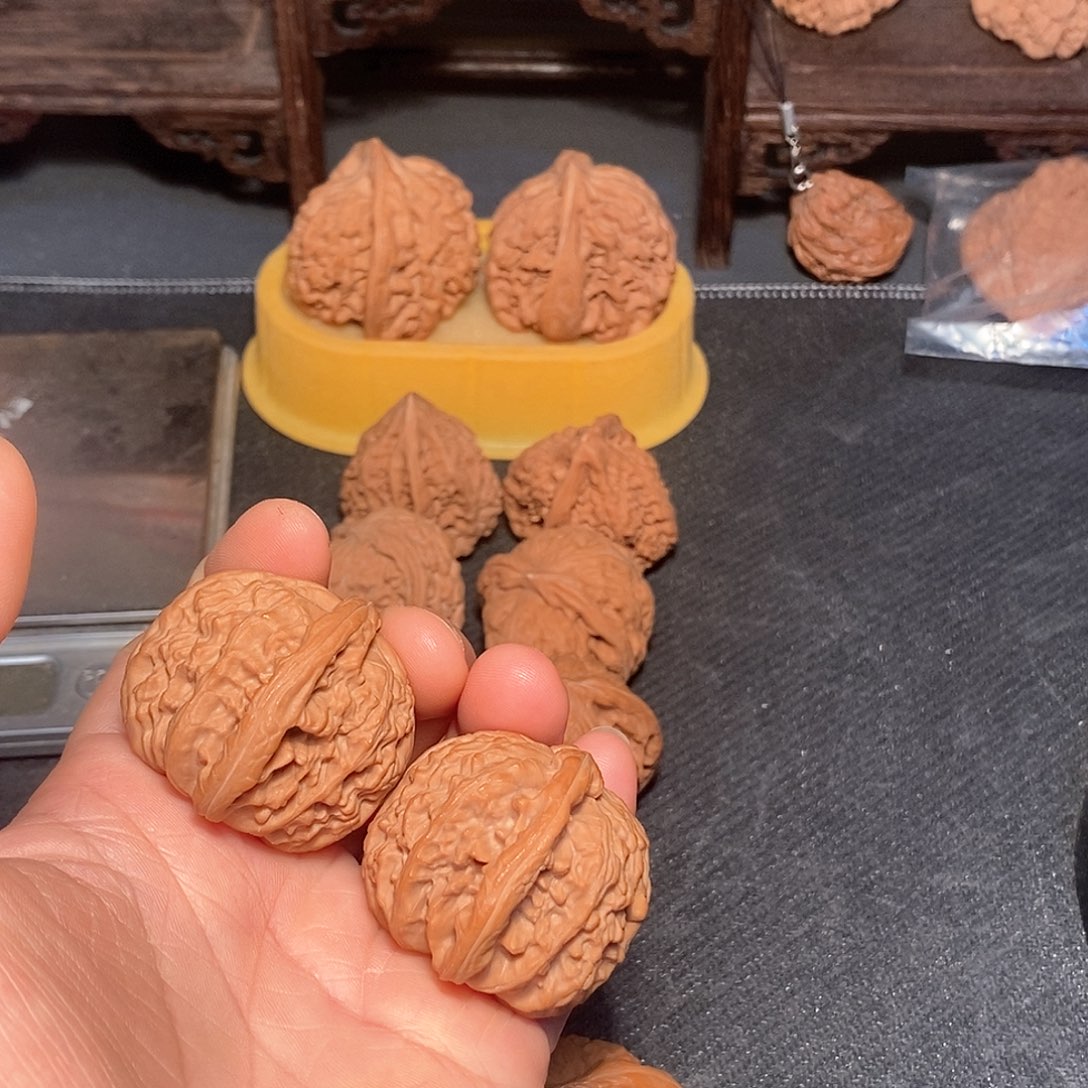 吊坠文玩核桃白狮子40尺